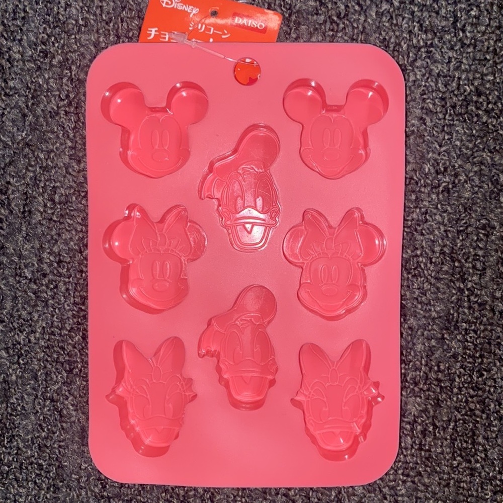 Disney Mickey & Friends Silicone Mold NEW - Picture 2 of 3